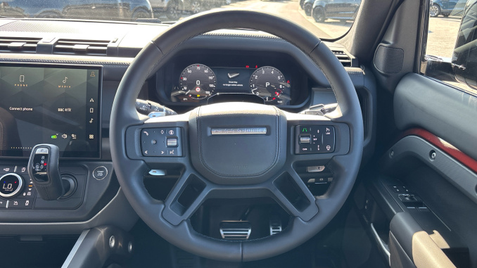 Land Rover Defender 5.0 P525 V8 90 Edition 3dr Auto Petrol Estate - Image 15